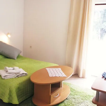 Delic * Stari Grad (Hvar)